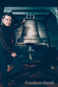 Michael Patrick Kelly mit Peacebell