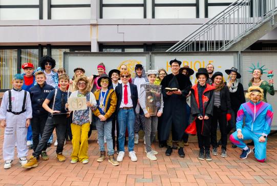 Faschingsparty mit Spielen und Kostümwettbewerb