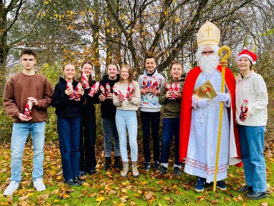 Der Nikolaus besucht das HG