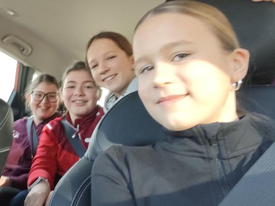 Mädchen U14 beim Landesfinale Tischtennis
